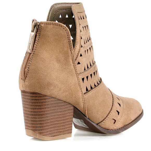 Western Heeled Booties - Picture 3 of 4